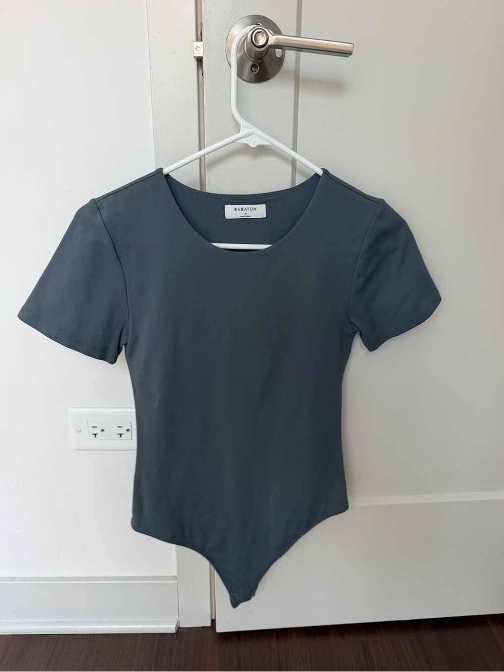 Aritzia Original Contour Vivacity Crew Bodysuit